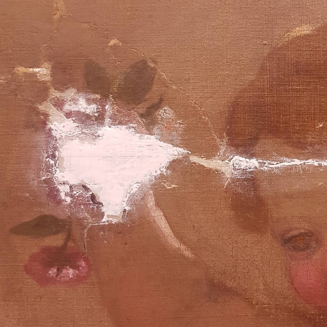 Las zonas donde se pierde la pintura original se pueden restaurar con: