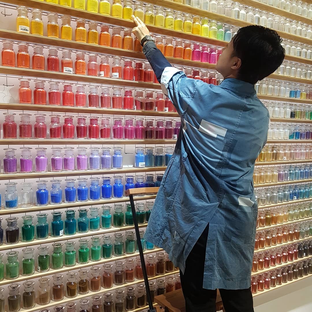 PIGMENT (tokyo) es la tienda de pigmentos para bellas artes más grande del mundo. IMPRESIONANTE!!!